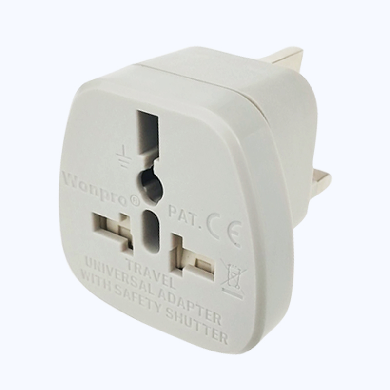 Universal to UK/US plug adapter 3 pin